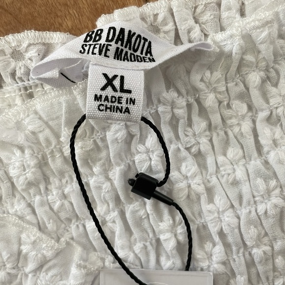 Woman’s BB Dakota crop top XL - Picture 5 of 6